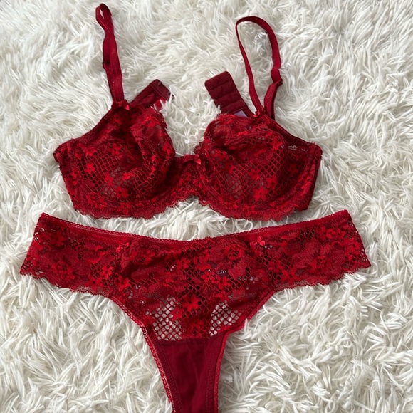 Adore Me Red Lace Lingerie Set with Bows - Picture 1 of 5